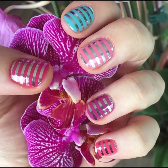 ๐
๐ผ3/$32๐
๐ผ Jamberry METALLIC SILVER STRIPE - Picture 9 of 16